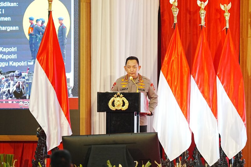 Kapolri Jenderal Listyo Sigit Prabowo menyampaikan arahan dalam Rakernis Baharkam dan Korbrimob Polri di PTIK, Jakarta Selatan, Kamis (15/5/2025), menegaskan komitmen pemberantasan premanisme, judi online, dan narkoba./Dok.kanniadvokasi.id