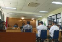 Suasana sidang gugatan Ummi Wahyuni terhadap KPU di PTUN Jakarta, Selasa (27/5/2025). Pakar Hukum Tata Negara Feri Amsari hadir sebagai saksi ahli untuk pihak penggugat.