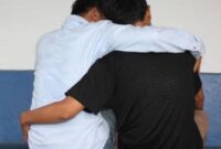 Ilustrasi dua pria dalam kasus dugaan pesta seks sesama jenis di vila kawasan Puncak, Bogor./Dok.kanniadvokasi.id