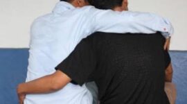 Ilustrasi dua pria dalam kasus dugaan pesta seks sesama jenis di vila kawasan Puncak, Bogor./Dok.kanniadvokasi.id