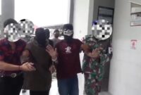 Petugas gabungan mengamankan tiga kurir sabu asal Jawa Timur di Dermaga Belacan, Asahan, usai menyelundupkan 4,5 kg sabu dari Malaysia, Kamis (5/6/2025)./Dok.Ist

