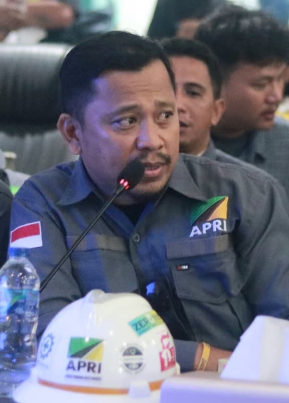 Hendra Abarang dari Asosiasi Penambang Rakyat Indonesia (APRI) saat menyampaikan pandangan soal legalitas dan perlindungan bagi penambang rakyat dalam sebuah forum diskusi publik./Dok.kanniadvokasi.id