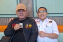 Chandra, Kepala Perwakilan Sulawesi Utara kanniadvokasi.id, bersama Ketua Umum KANNI usai diskusi penguatan advokasi hukum dan isu pertambangan rakyat.