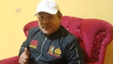Chandra E. Damopolii, perwakilan KANNI Sulawesi Utara, menyampaikan bantahan tegas atas tuduhan menyalahgunakan foto pribadi dan keterlibatan dalam PETI. Ia menyatakan siap menempuh jalur hukum terhadap penyebar fitnah.