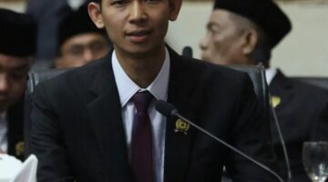 Sekretaris Fraksi Partai Gerindra DPRD Kabupaten Bogor, Heri Gunawan, saat menghadiri rapat paripurna. Ia mengapresiasi langkah Presiden Prabowo mencabut izin tambang di Geopark Raja Ampat./Dok.kanniadvokasi.id