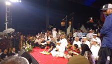 Warga Tamansari mengadu langsung kepada Gubernur Jawa Barat Dedi Mulyadi saat acara di Parung Panjang, Sabtu (12/07/2025), terkait sengketa lahan dengan PT PMC.