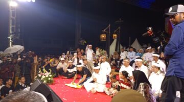 Warga Tamansari mengadu langsung kepada Gubernur Jawa Barat Dedi Mulyadi saat acara di Parung Panjang, Sabtu (12/07/2025), terkait sengketa lahan dengan PT PMC.
