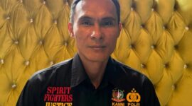 Makrun Markus Laliamu alias Akun, Koordinator KANNI Mitra, saat memberikan klarifikasi terkait pemberitaan yang menyudutkannya soal tambang ilegal.