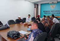 Sidang mediasi sengketa informasi publik antara Pemdes Tapos 1 dan Pemohon di Komisi Informasi Provinsi Jawa Barat, Bandung.

