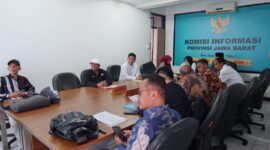 Sidang mediasi sengketa informasi publik antara Pemdes Tapos 1 dan Pemohon di Komisi Informasi Provinsi Jawa Barat, Bandung.

