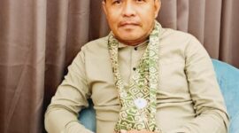 Ketua LSM Insan Totabuan, Sehan Ambaru, S.H., saat menyampaikan desakan agar Polres Kotamobagu menindak tegas kasus kekerasan terhadap perempuan.