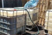 Tandon berisi solar subsidi ditemukan di lokasi penggerebekan di Desa Wonosobo, Kecamatan Srono, Banyuwangi. Polisi menduga BBM tersebut ditimbun untuk dijual kembali secara ilegal.