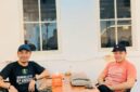 Berry Bertrandus bersama kuasa hukumnya, Jein Jauhari, S.H., M.H., usai melaporkan akun Facebook “Acid Suruan Pantow” ke Polda Sulut atas dugaan penghinaan melalui media sosial.