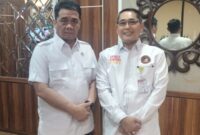 Wamendes Ahmad Reza Patria bersama Ketua Umum KANNI Ruswan Efendi Ar usai pemaparan program advokasi hukum bagi kepala desa di Jakarta.