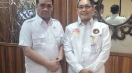 Wamendes Ahmad Reza Patria bersama Ketua Umum KANNI Ruswan Efendi Ar usai pemaparan program advokasi hukum bagi kepala desa di Jakarta.
