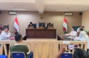 Majelis Komisioner KI Jabar memimpin sidang ajudikasi pembuktian terkait sengketa informasi antara Pemohon dan Termohon, di ruang persidangan KI Jabar.