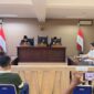 Majelis Komisioner KI Jabar memimpin sidang ajudikasi pembuktian terkait sengketa informasi antara Pemohon dan Termohon, di ruang persidangan KI Jabar.