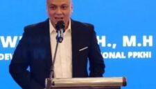 Ketua Umum PPKHI Dheky Wijaya menyampaikan pernyataan sikap terkait legalitas organisasi advokat di Indonesia.