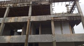 Kondisi bangunan Pasar Kroya di Cilacap tampak terbengkalai setelah proyek senilai Rp67 miliar itu mangkrak dan menuai sorotan publik./Foto.Ist