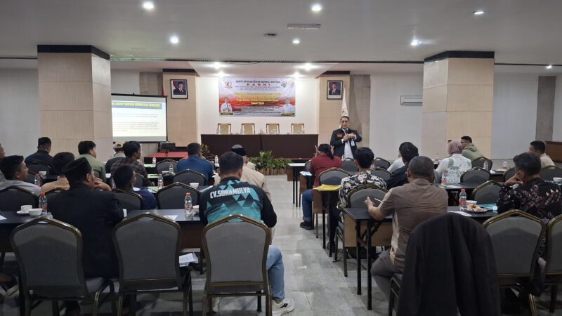 Suasana workshop FK Posbakum DKI saat pembekalan advokasi hukum dan peran paralegal desa kepada ratusan peserta.